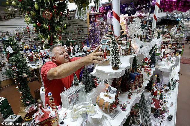 Trump's Tariffs and the Holiday Season: Rising Costs for American Shoppers