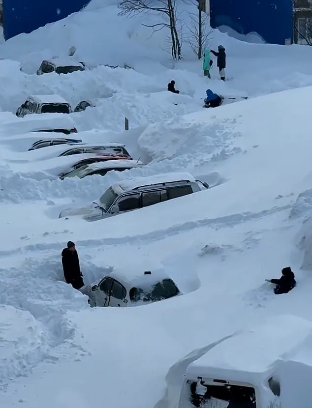 Historic Snowfall in Russia's Far East Paralyzes Regions and Strands Travelers Amid Winter Storm Crisis