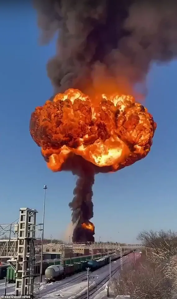 Giant Fireball from Fuel Wagon Explosion Disrupts Key Russian Rail Corridor