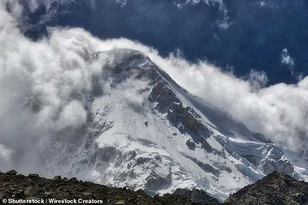 Nine Skiers Missing, Six Rescued After Devastating Avalanche on Castle Peak
