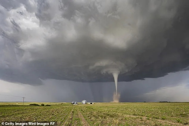Urgent Tornado Alerts: 80 Million in 10 States, Including Illinois, Face Deadly Storms
