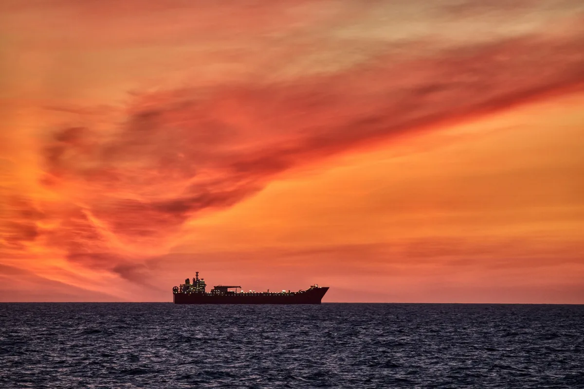 Explosion on Oil Tanker Near Basra Intensifies Regional Tensions in Persian Gulf