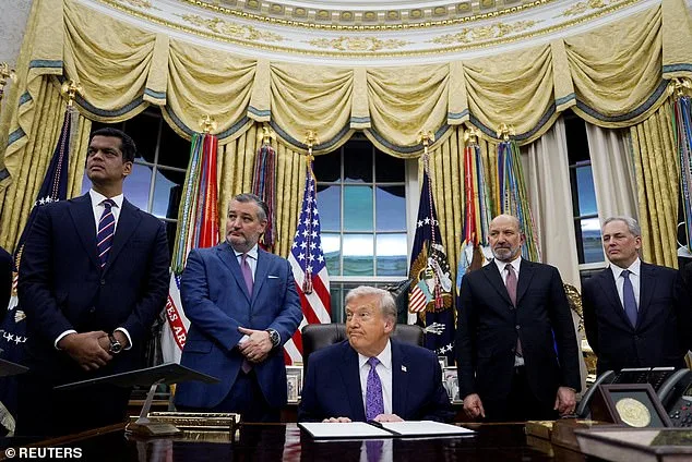 Top White House Adviser Issues Nuclear Warning in Trump's Iran Conflict