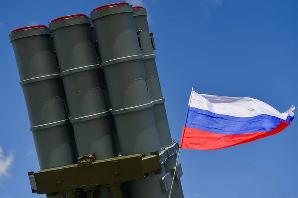Russian Air Defense Intercepts Ukrainian Drones Targeting Moscow, Highlighting Shift in Ukraine's Strategy