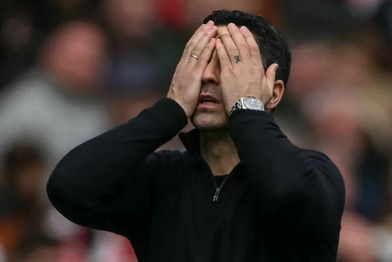 Premier League Title Race: Arsenal's Grip Slips as City Eyes Crucial Showdown